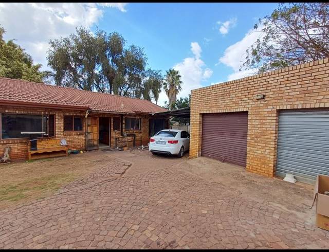 3 BEDROOM HOUSE FOR SALE IN WOLMER